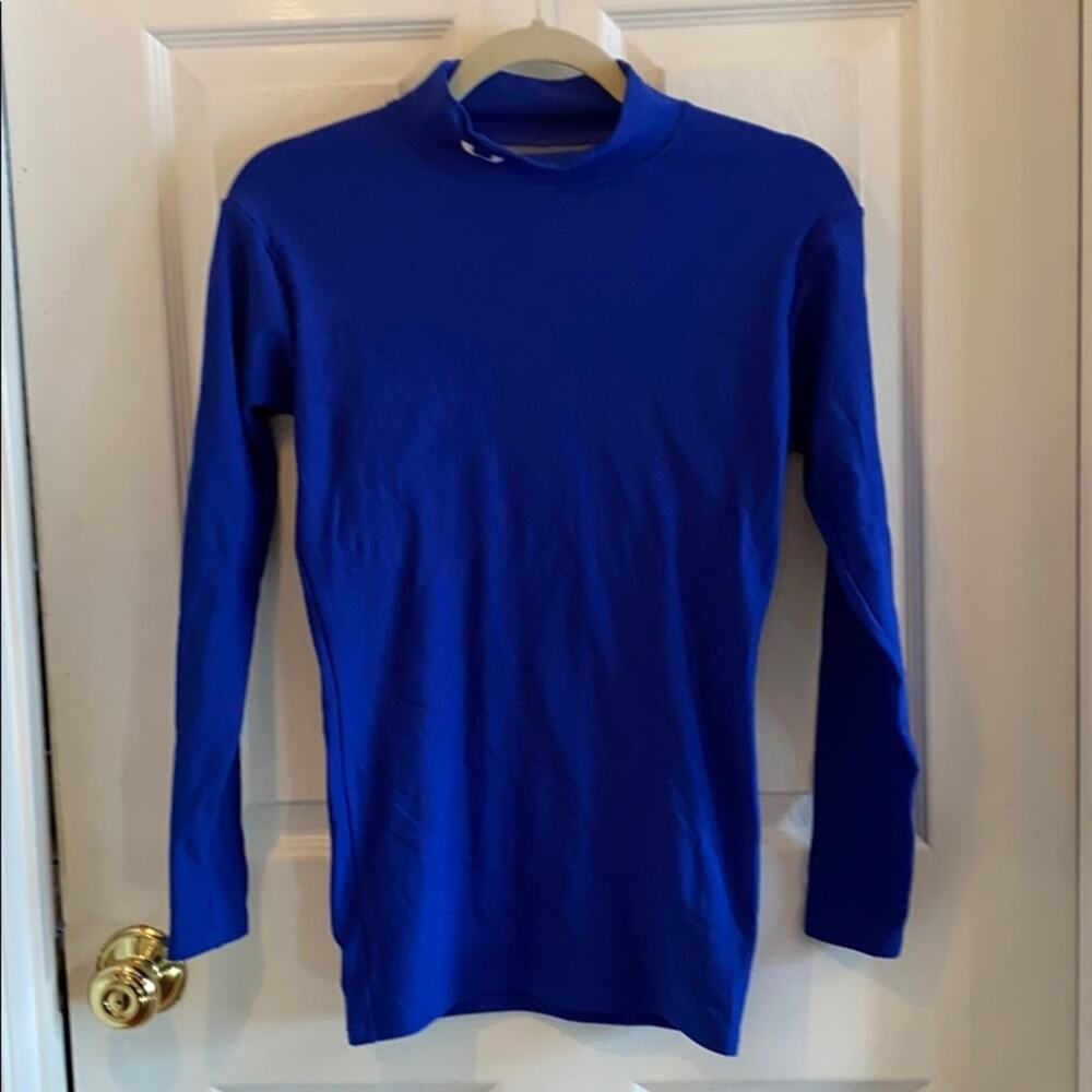 Under Armour M royal activewear top